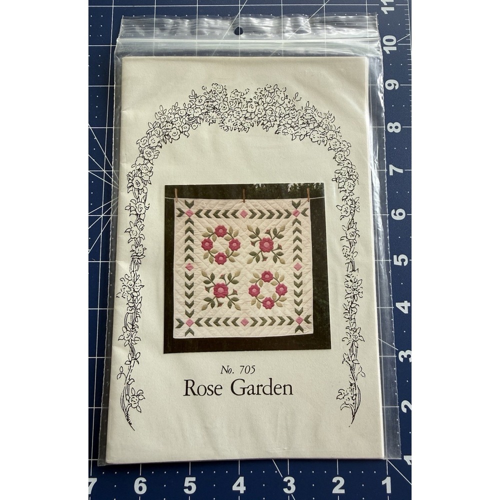 The Garden Patch Number 705 Rose Garden Quilt Pattern 38"x38" By‎ Mollie Fish